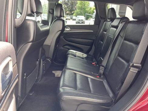 Used 2018 Jeep Grand Cherokee Limited AWD/4WD image 18