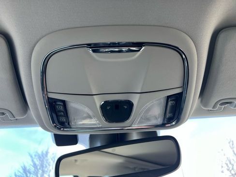 Used 2022 Jeep Cherokee Limited image 39