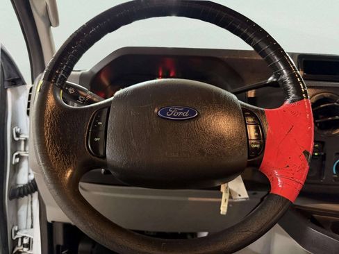 Used 2010 Ford E-350 and Econoline 350 Extended Super Duty RWD image 29