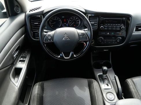 Used 2016 Mitsubishi Outlander ES AWD/4WD image 13