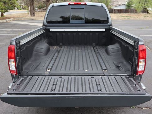 Used 2017 Nissan Frontier SV w/ SV Value Truck Package AWD/4WD image 14