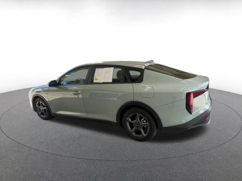 Used 2025 Kia K4 LXS image 10