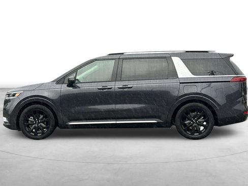 Used 2022 Kia Carnival SX Prestige image 3