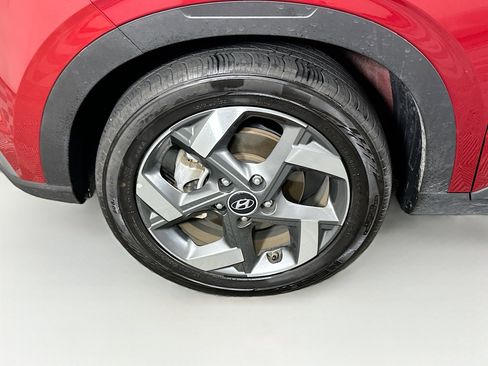 Used 2025 Hyundai Venue SEL FWD image 11