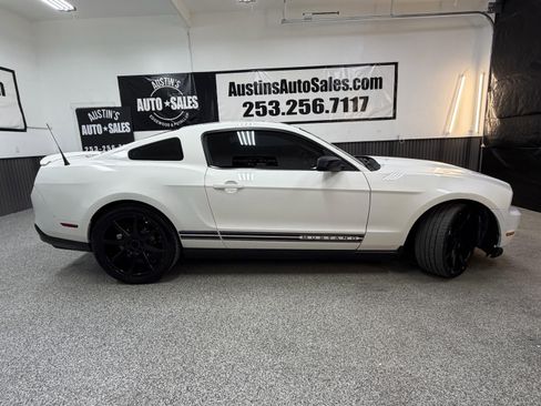 Used 2011 Ford Mustang Premium w/ 201A Rapid Spec Order Code RWD image 2