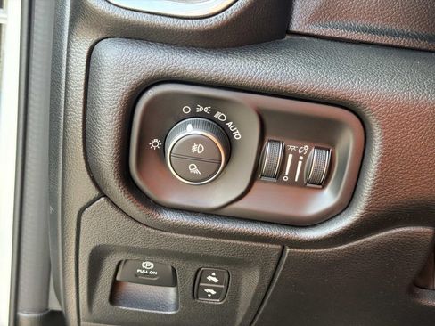 Used 2024 RAM 1500 Laramie AWD/4WD image 25
