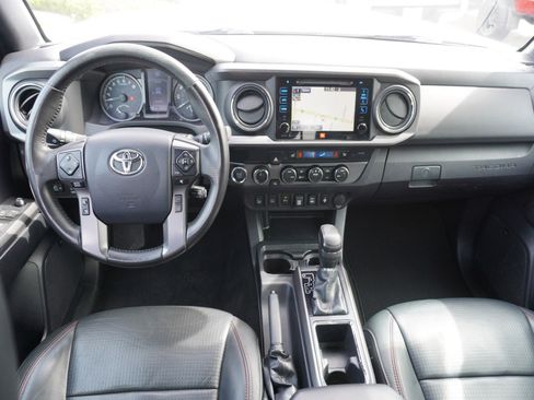 Used 2019 Toyota Tacoma TRD Pro image 2