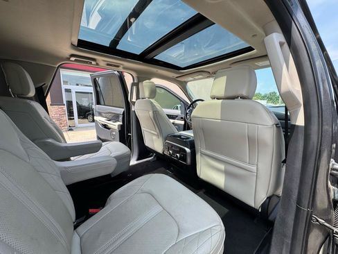 Used 2019 Ford Expedition Max Platinum RWD image 24
