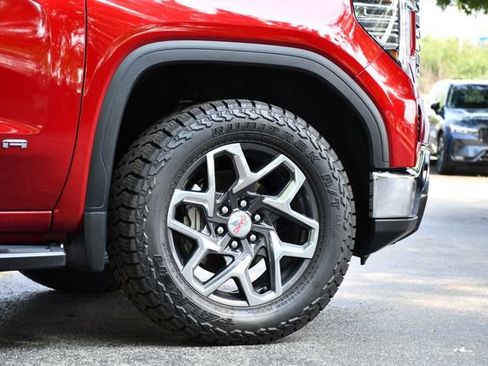 Used 2023 GMC Sierra 1500 SLT w/ SLT Premium Package AWD/4WD image 9