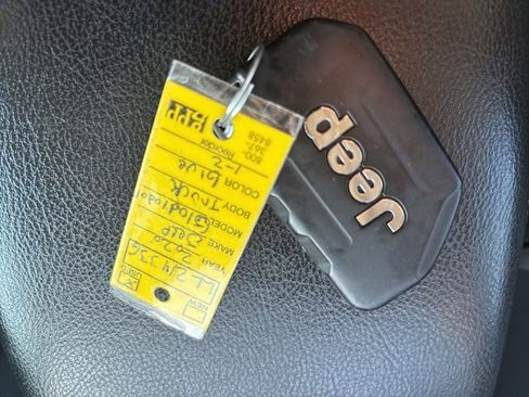 Used 2020 Jeep Gladiator Sport w/ Quick Order Package 24S image 17