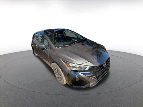 Used 2025 Nissan Versa SV image 2