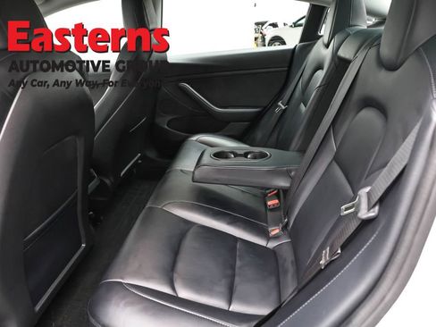 Used 2022 Tesla Model 3 Standard Range image 16