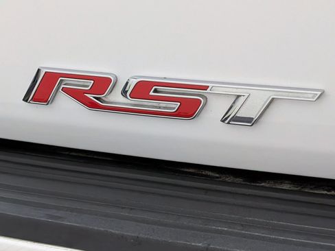 Used 2022 Chevrolet Suburban RST w/ Luxury Package AWD/4WD image 11