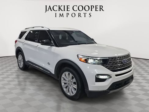 Used 2023 Ford Explorer King Ranch w/ Technology Package image 3