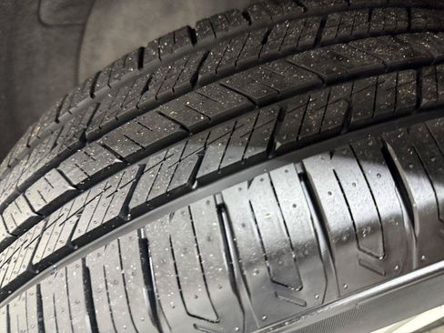 Used 2018 Chevrolet Equinox Premier w/ LPO, Floor Liner Package AWD/4WD image 31