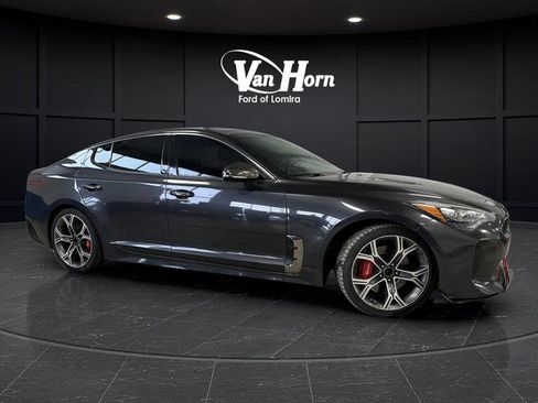 Used 2018 Kia Stinger GT2 image 1