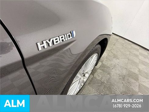 Used 2019 Toyota Camry XLE image 48