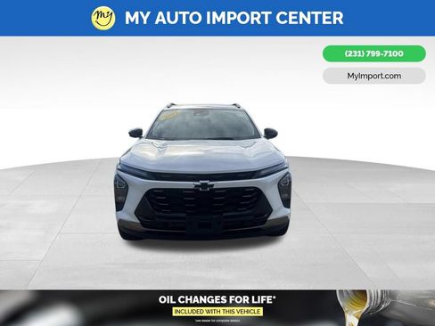 Used 2025 Chevrolet Trax ACTIV FWD image 2