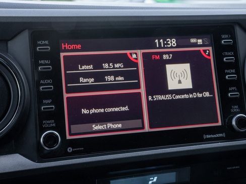 Used 2022 Toyota Tacoma TRD Off-Road image 7