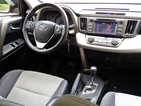 Used 2014 Toyota RAV4 XLE FWD image 24
