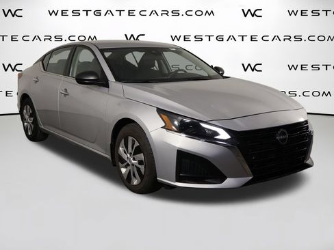 Used 2024 Nissan Altima 2.5 S FWD image 35