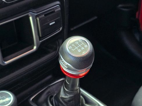 Used 2019 Jeep Wrangler Sport AWD/4WD image 31