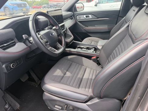Used 2025 Ford Explorer ST-Line AWD/4WD image 5