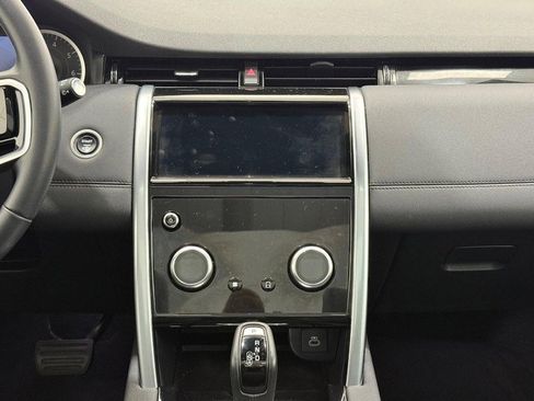Used 2023 Land Rover Discovery Sport SE image 10
