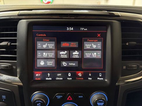 Used 2018 RAM 2500 Laramie w/ Sport Appearance Group image 22