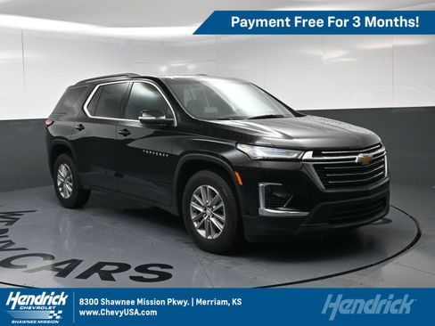 Used 2023 Chevrolet Traverse LT FWD image 1