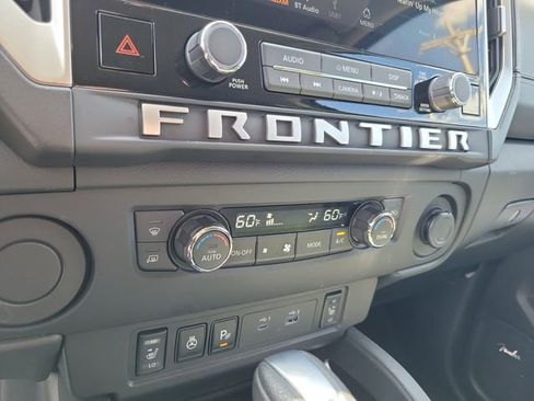 Used 2025 Nissan Frontier SV w/ SV Convenience Package RWD image 19