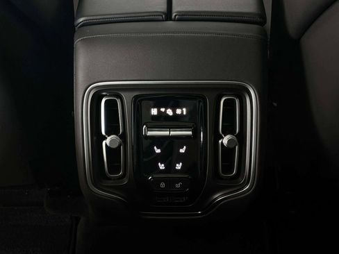 Used 2024 Aston Martin DBX image 41