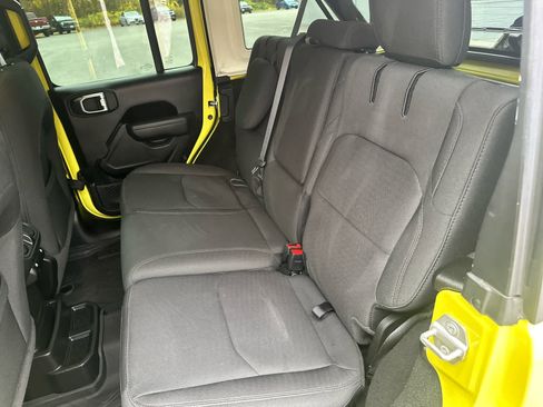 Used 2023 Jeep Wrangler Unlimited w/ Cold Weather Group image 32