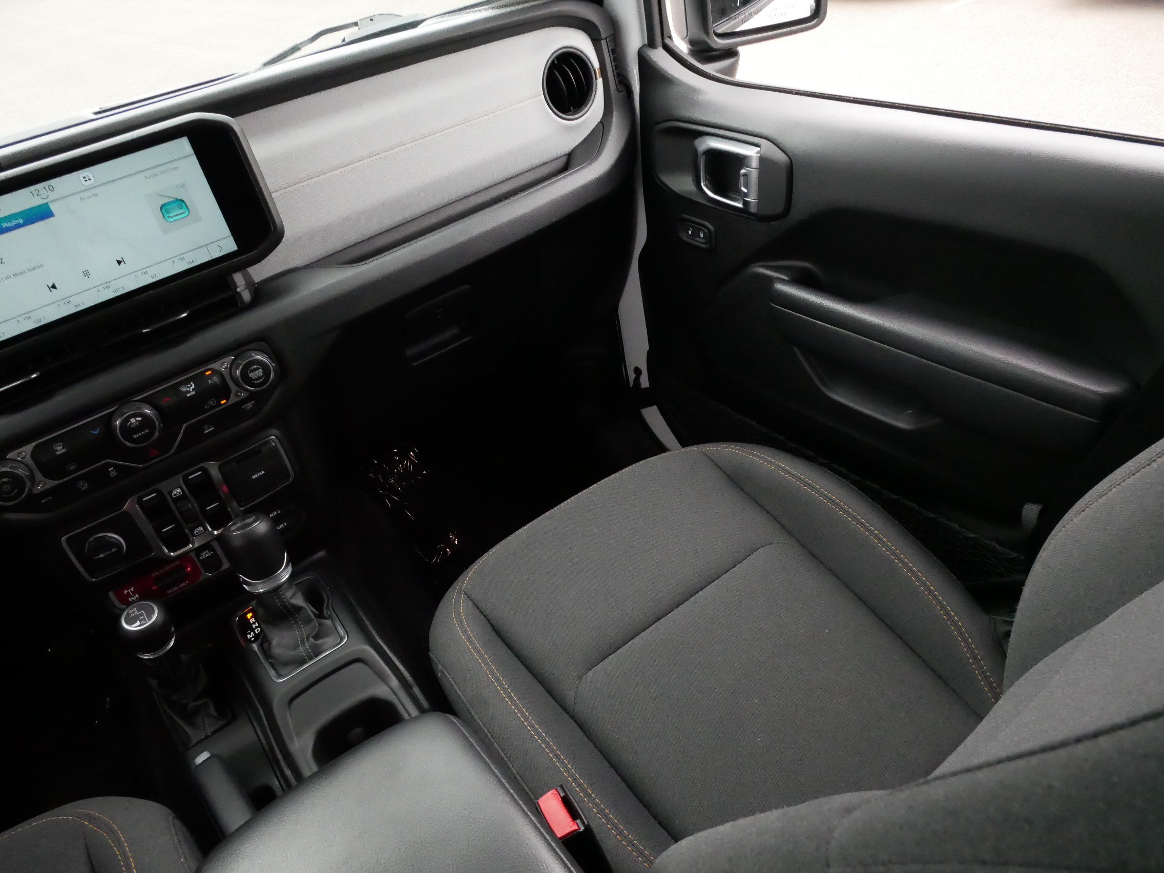 Used 2025 Jeep Wrangler Unlimited Sport AWD/4WD image 11