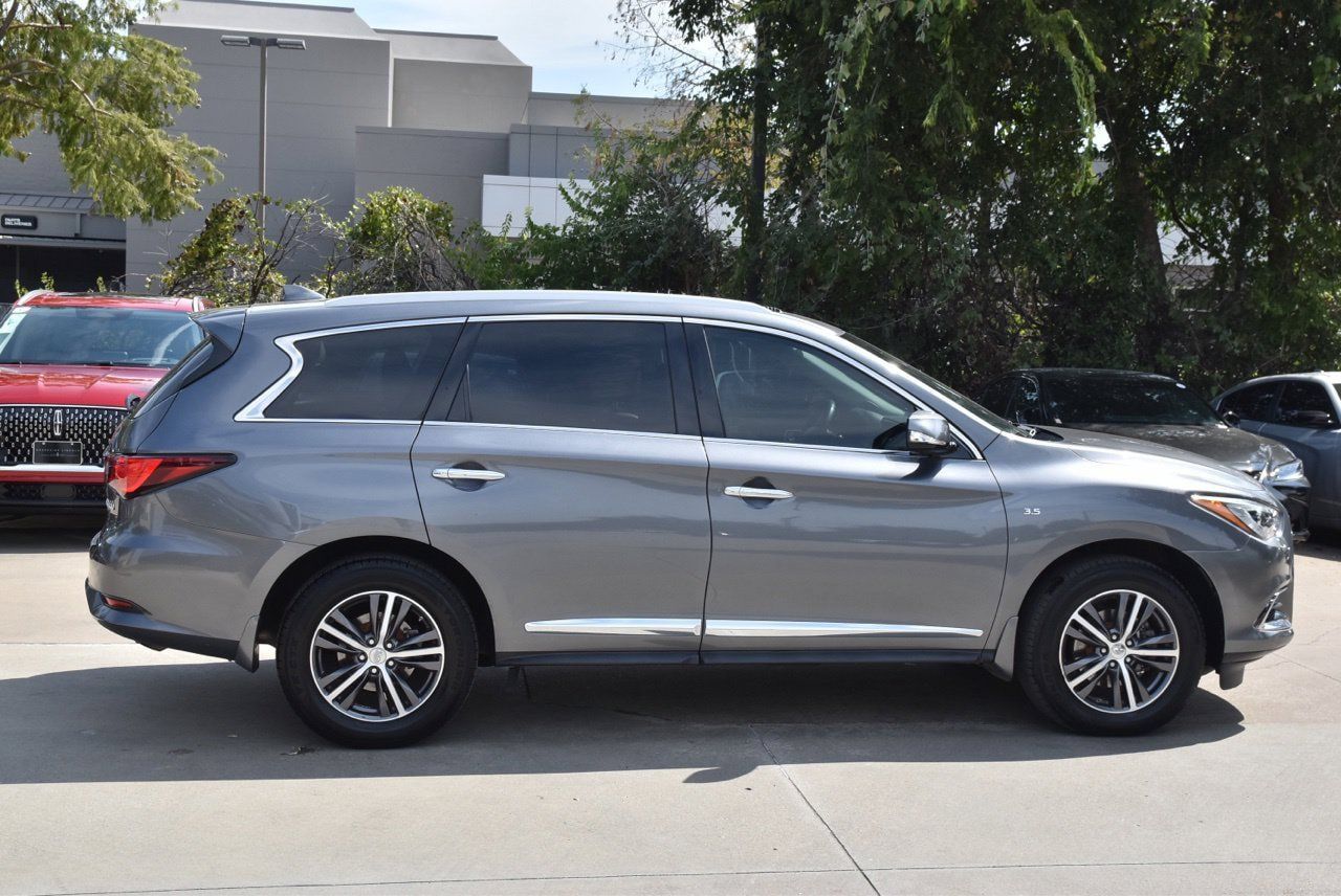 Used 2019 INFINITI QX60 Luxe w/ Essential Package FWD image 6