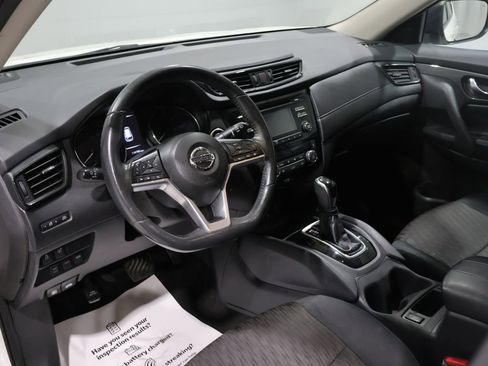 Used 2017 Nissan Rogue SV w/ Midnight Edition Package image 15