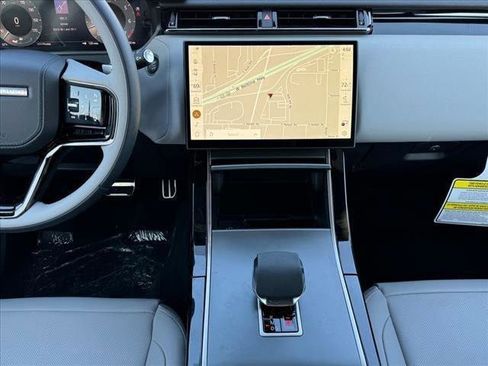 Used 2024 Land Rover Range Rover Velar Dynamic SE image 7
