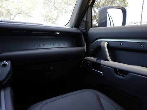 Used 2025 Land Rover Defender 110 X AWD/4WD image 9