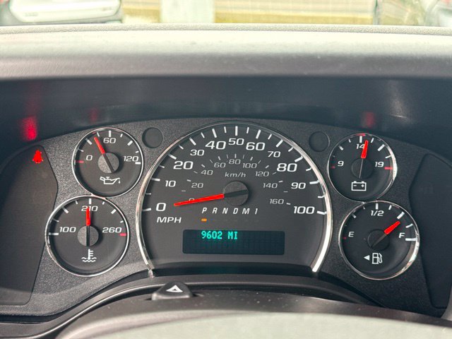 Used 2025 Chevrolet Express 2500 w/ Driver Convenience Package RWD image 24