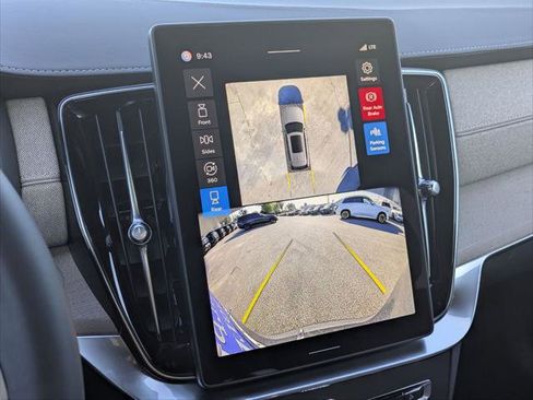 New 2026 Volvo XC90 B6 Plus w/ Protection Package Premier image 9