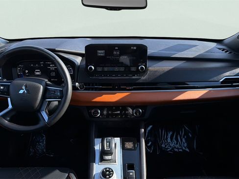 Used 2023 Mitsubishi Outlander SEL 40th Anniversary image 12