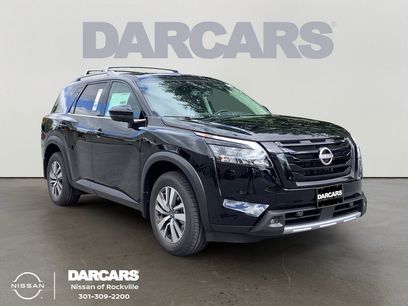 New 2025 Nissan Pathfinder SL w/ Black Appearance Package