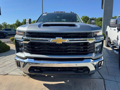New 2026 Chevrolet Silverado 2500 LT w/ All Star Edition AWD/4WD image 2