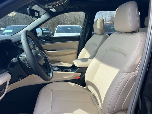 New 2026 Jeep Grand Cherokee L Limited AWD/4WD image 2