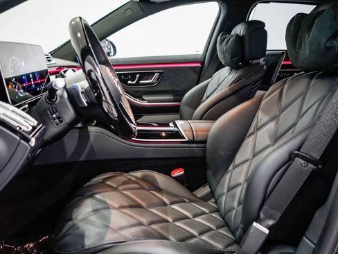 Used 2025 Mercedes-Benz Maybach S 680 4MATIC image 17