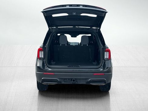 Used 2025 Ford Explorer ST-Line image 9