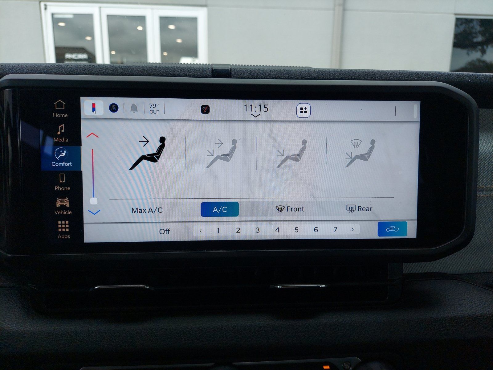 Used 2024 Jeep Gladiator Sport AWD/4WD image 17