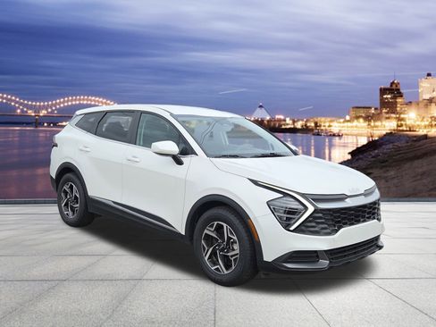 Used 2024 Kia Sportage LX image 5