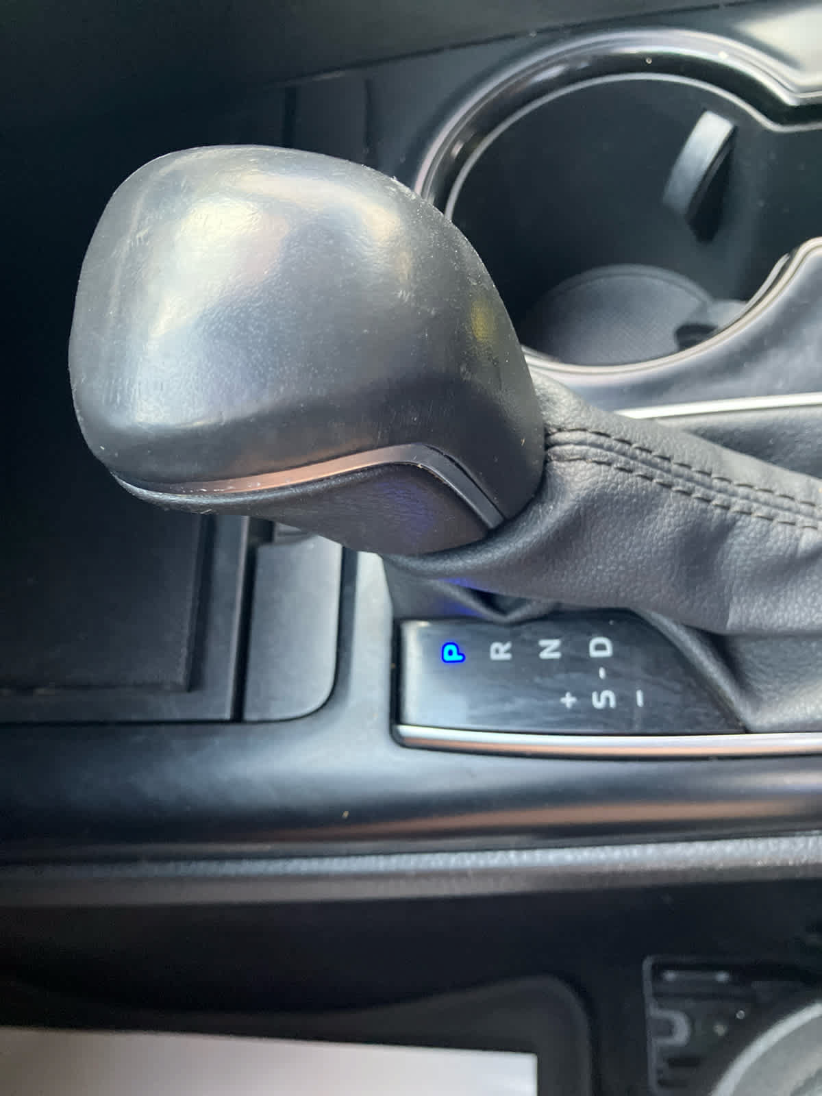 Used 2020 Toyota Camry SE w/ Convenience Package FWD image 29