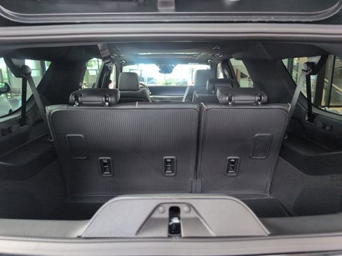 New 2026 Cadillac Escalade ESV Luxury w/ Touring Package RWD image 3